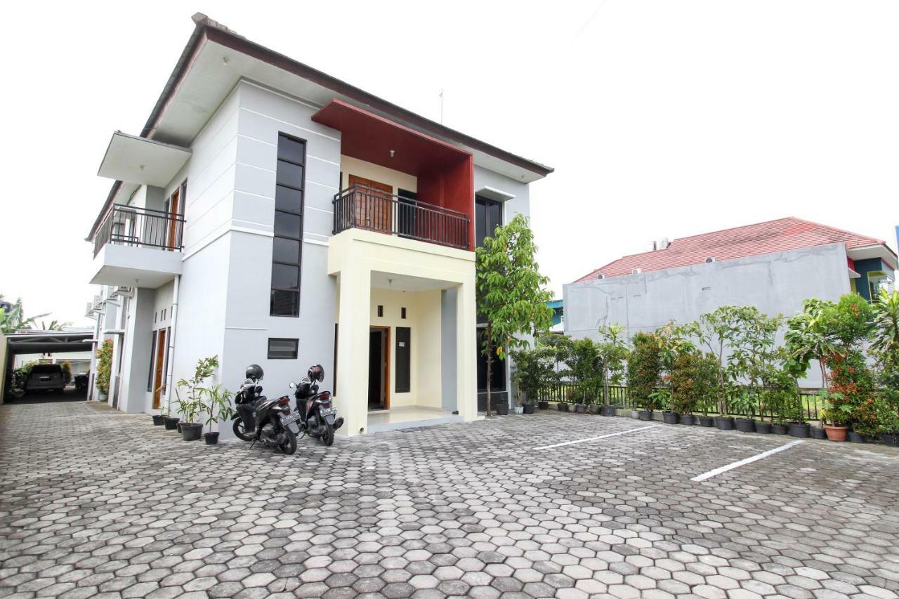 Reddoorz Near Rumah Sakit Condong Catur Maguwo Extérieur photo